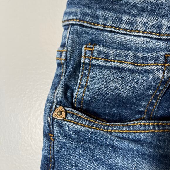 Kut women's Katy boyfriend denim short mid wash low rise stretch rolled cuff - Picture 3 of 11